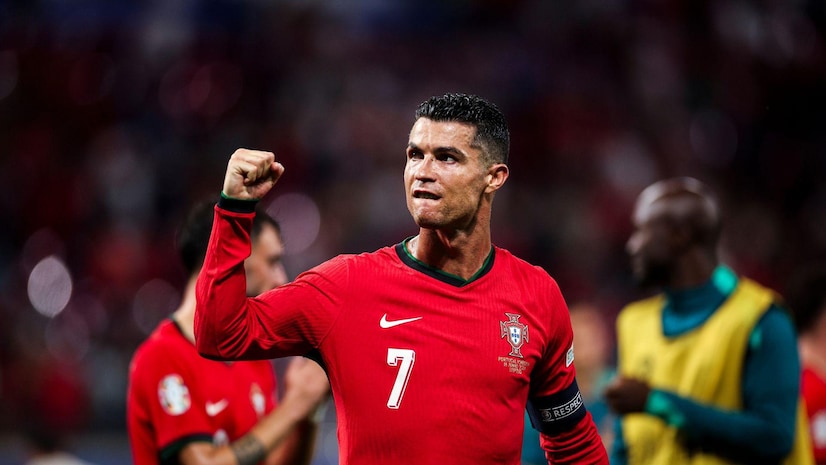 塞超球队劳动1923主帅日佐维奇在比赛中突然去世，年仅44岁