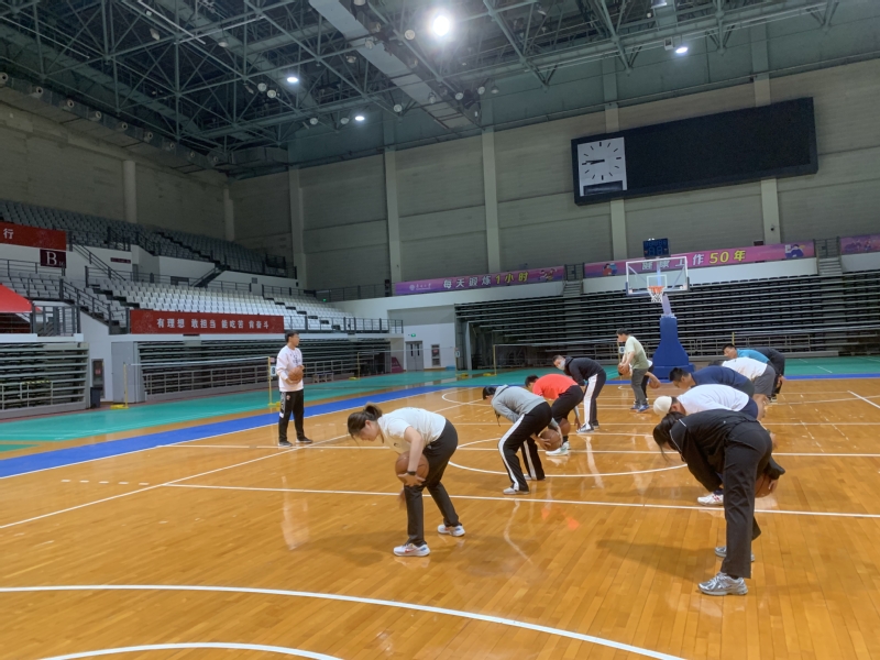 足球报：多支中超球队巨额欠税，以亿元为单位拖欠税款